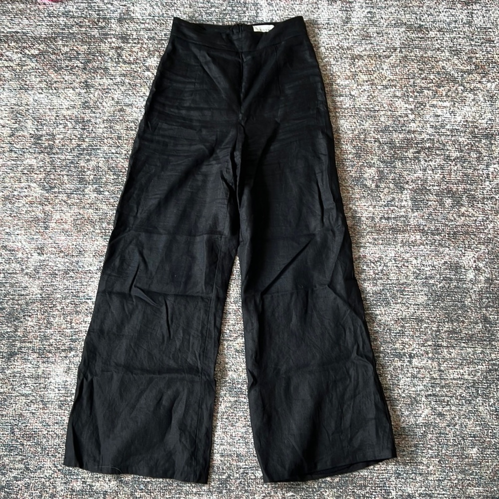 Dissh High Waisted Flick Linen Pants